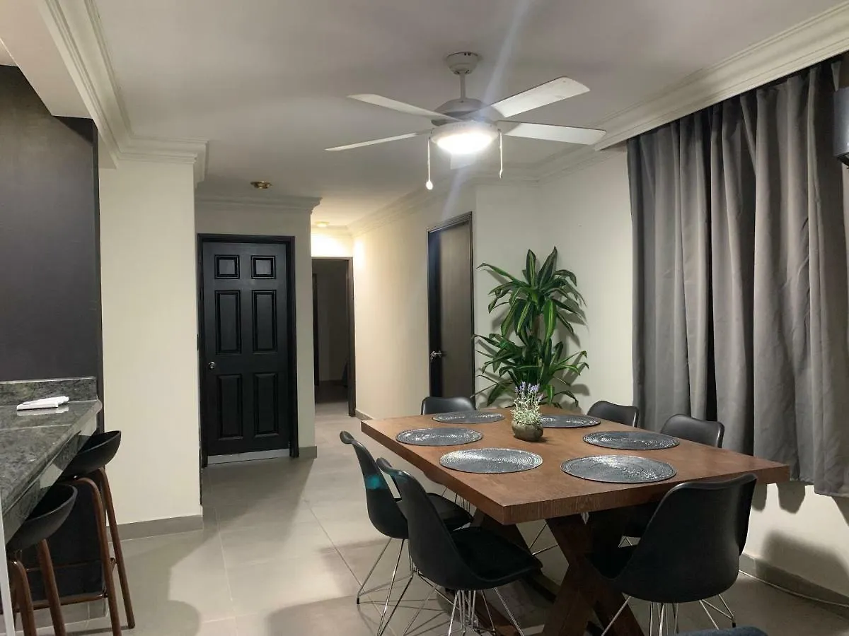 Zona Dorada: Amplio Departamento Para 12 Mazatlan Apartment